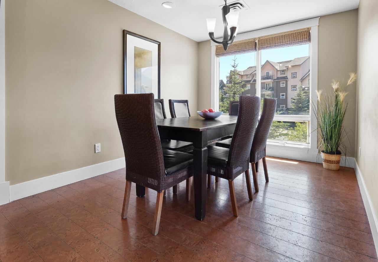 Sunset Ridge - Luxurious Corner Condo - Spectacular Mt Views With Open Pool! Canmore Zewnętrze zdjęcie