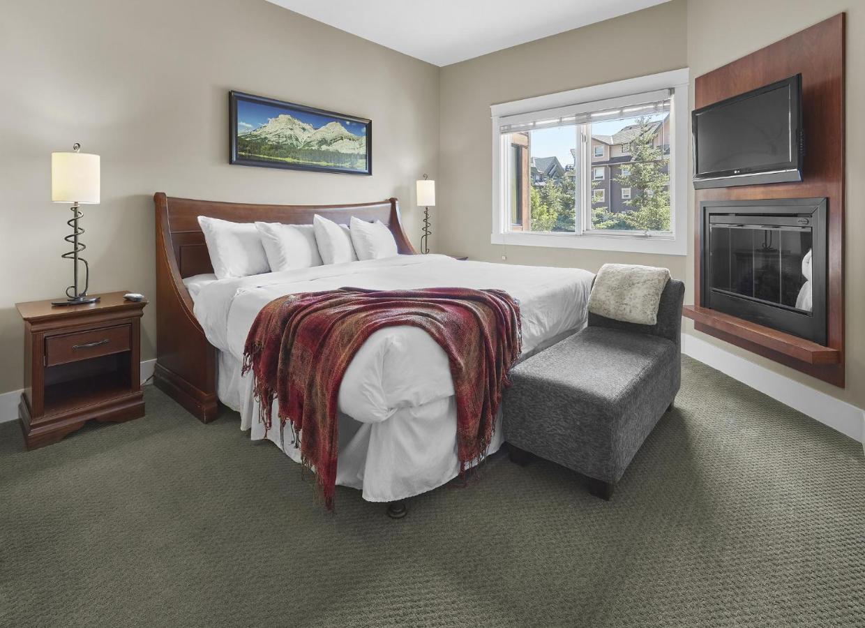 Sunset Ridge - Luxurious Corner Condo - Spectacular Mt Views With Open Pool! Canmore Zewnętrze zdjęcie